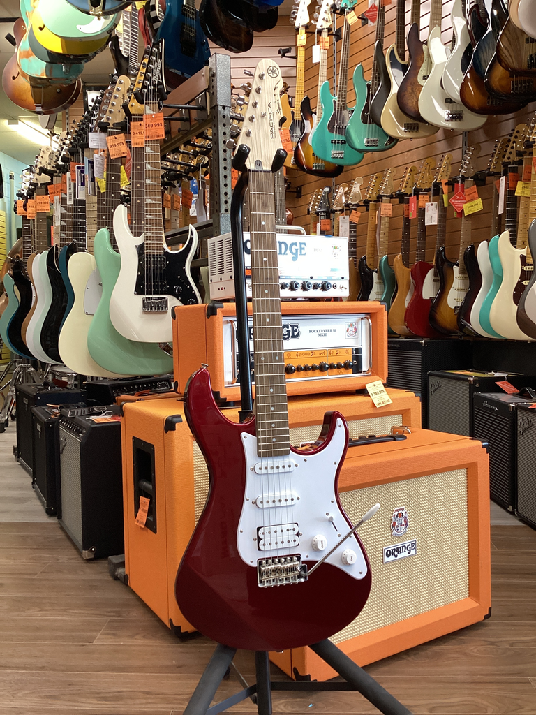 [USE-YAMAHA-PAC012RM] Guitare électrique Yamaha PAC012 Usagé - Red Metallic